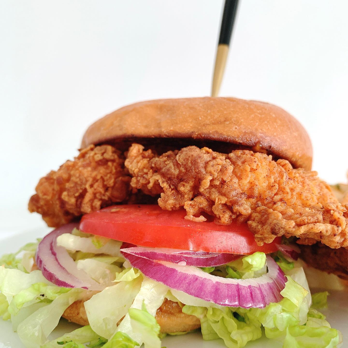 Order Crispy Chicken Burger food online from Gray Tavern store, Studio City on bringmethat.com