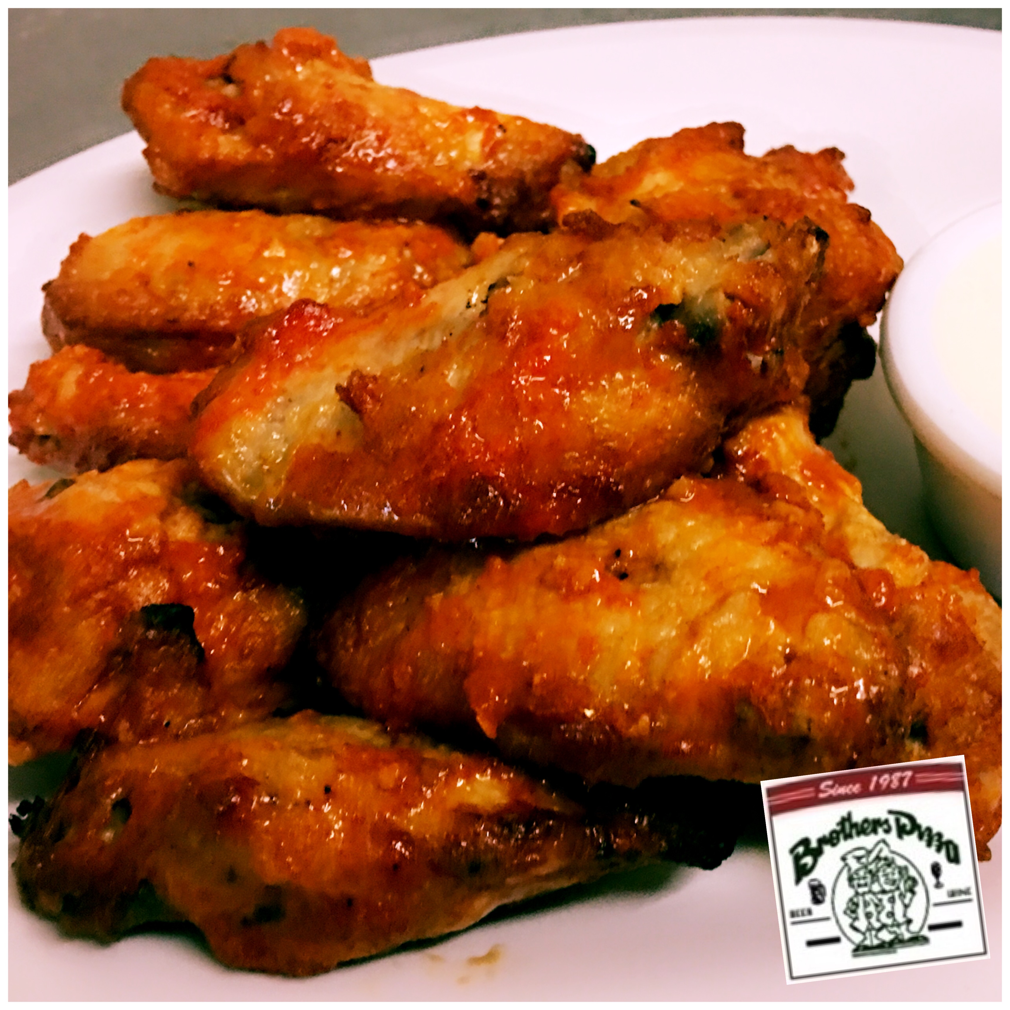 Order Hot Wings Appetizer  food online from Brothers Pizza store, San Francisco on bringmethat.com