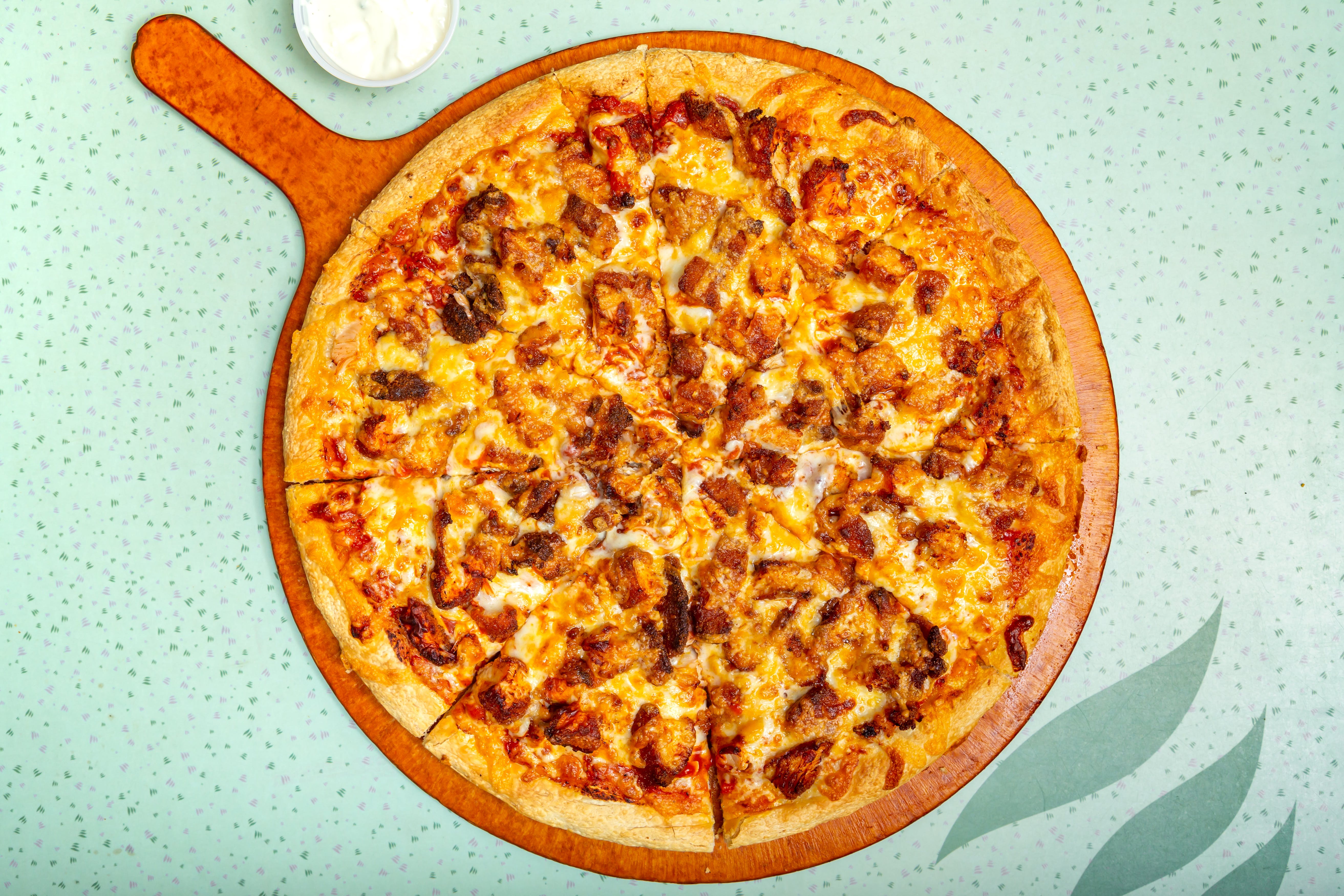 Order Buffalo Chicken Pizza - Small 10'' food online from Lexington House Of Pizza store, Lexington on bringmethat.com