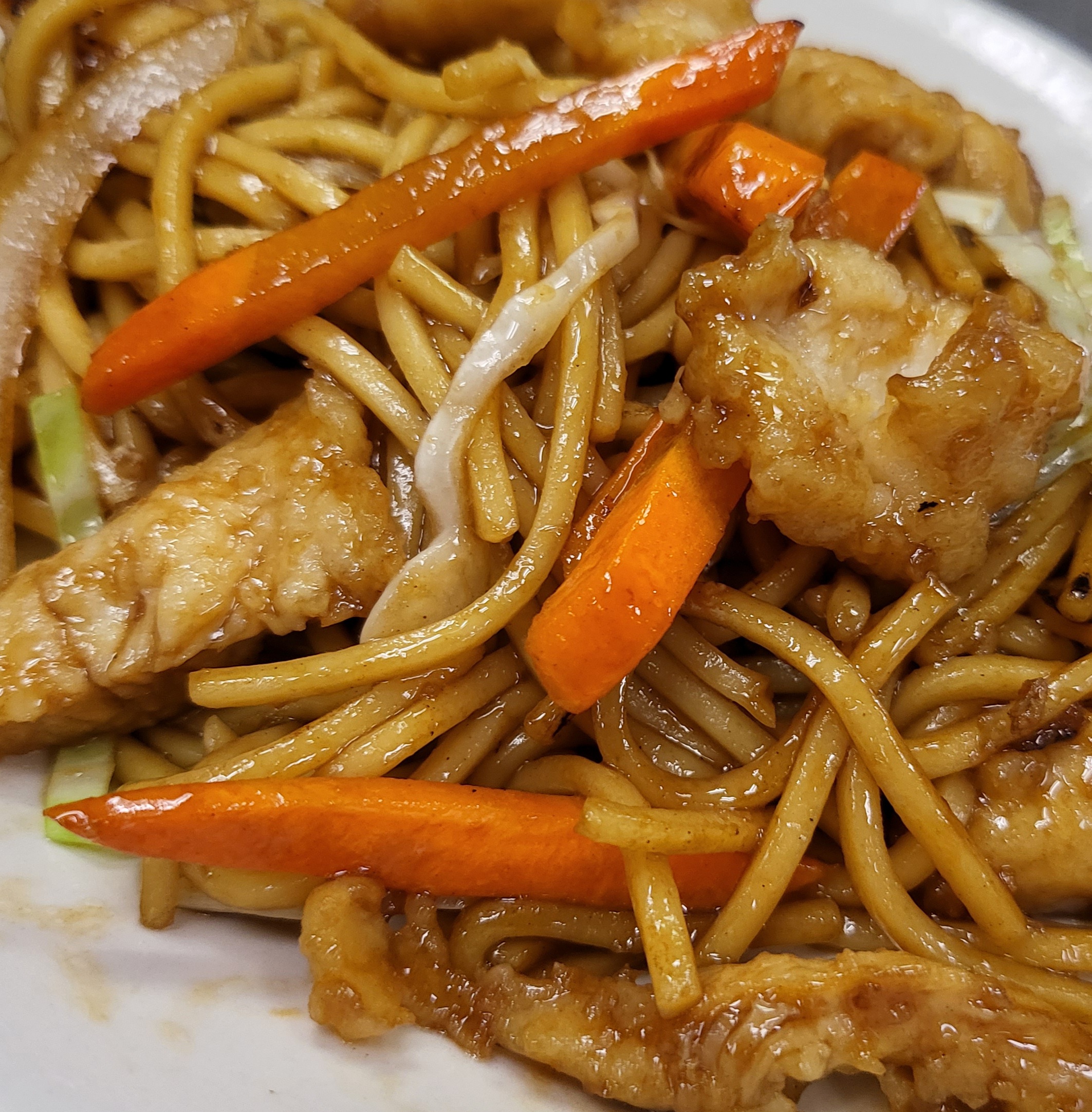 Order L02. Chicken Lo Mein food online from Dragon Palace Chinese Restaurant store, Davenport on bringmethat.com