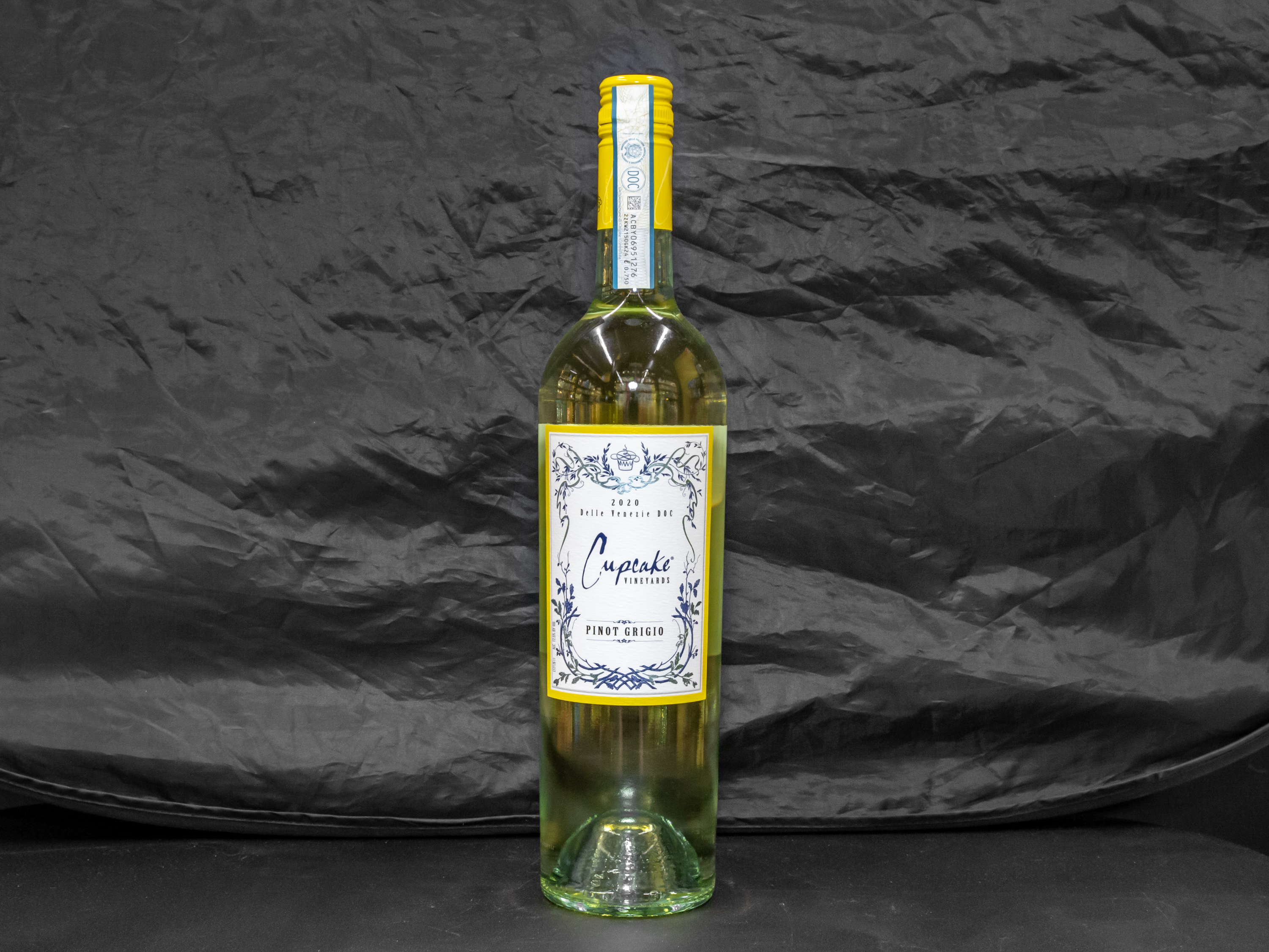 Order Cupcake Pinot grigio, 750ml (12.5% ABV) food online from Gold Crown Liquors store, Chicago on bringmethat.com