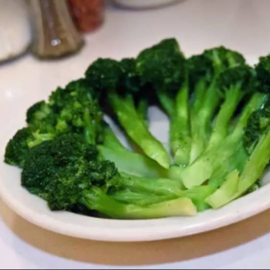Order Chilled Broccoli Salad food online from Tommaso store, San Francisco on bringmethat.com