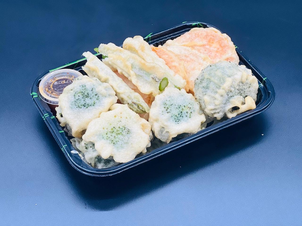 Order Veggietizer food online from I Sushi Inc. store, Ridgewood on bringmethat.com