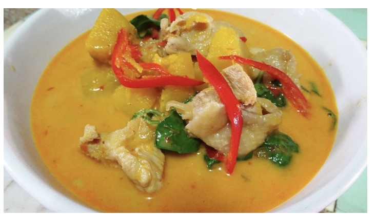 Order Red Pumpkin Curry food online from Prik Thai Kitchen store, Astoria on bringmethat.com