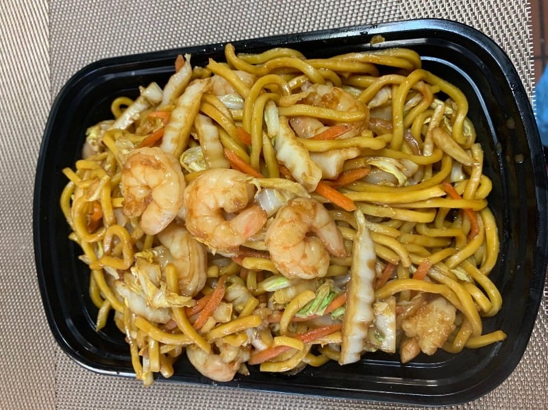 Order 37. Shrimp Lo Mein food online from Boulevard Chinese Restaurant store, Elmwood Park on bringmethat.com