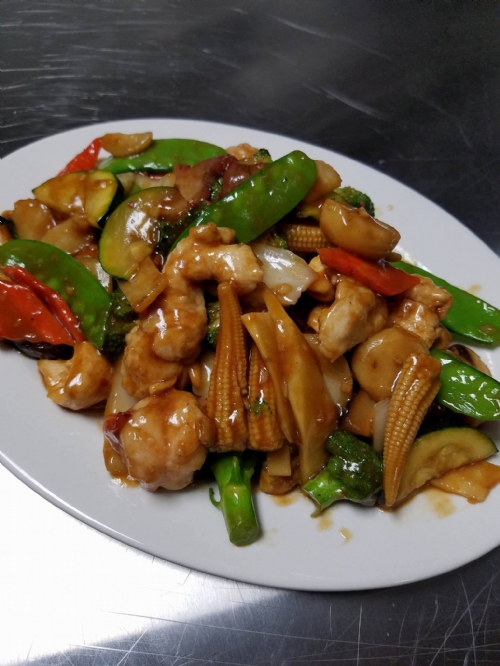 Order F3. Happy Family food online from China Island Asian Grill store, Flower Mound on bringmethat.com