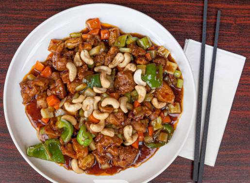 Order Chicken with Cashew腰果鸡 food online from Chuanyu Fusion store, Oklahoma City on bringmethat.com