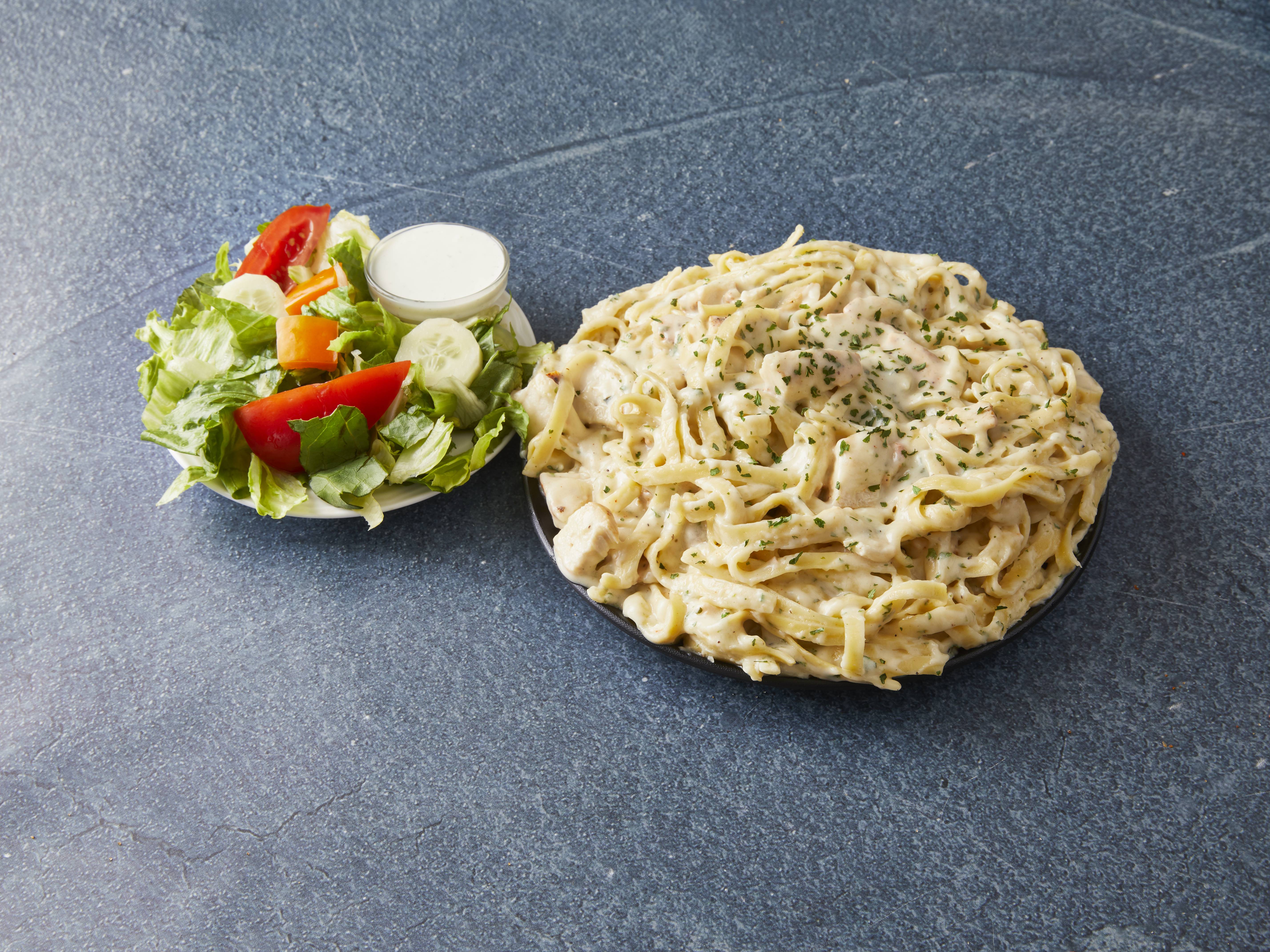 Order  Chicken Fettuccini Alfredo food online from Gracie See Pasteria store, Inkster on bringmethat.com