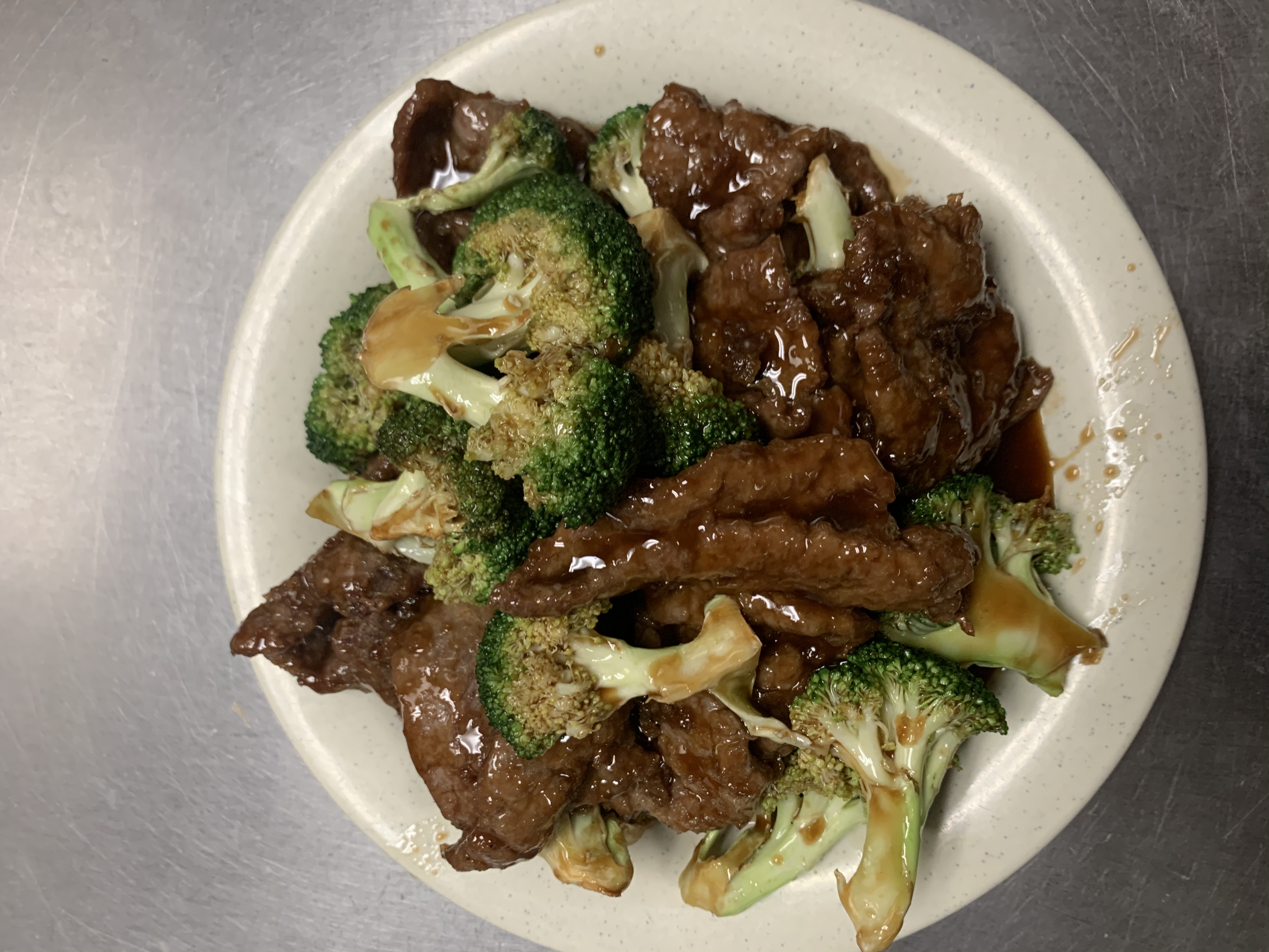 Order 54. Beef with Broccoli food online from China Buffet store, Methuen on bringmethat.com