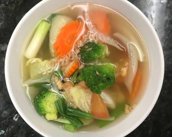 Order Vegetable soup (L) food online from Pad Thai Bistro store, Glendale on bringmethat.com