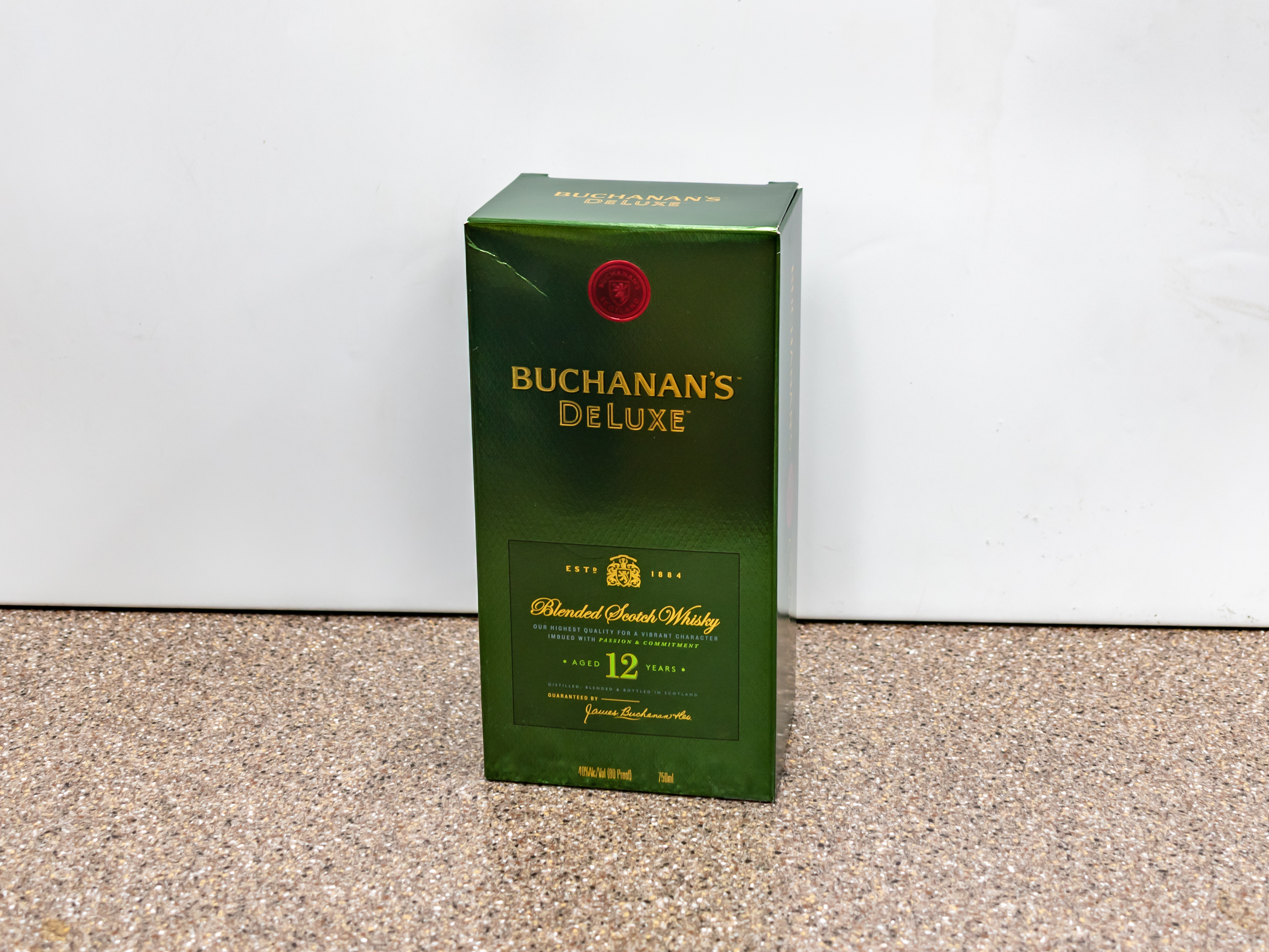 Order Buchanan's Select 15 Years Old Blended Malt Scotch Whisky, 750 ml food online from Kangaroo Food Mart store, Cathedral City on bringmethat.com