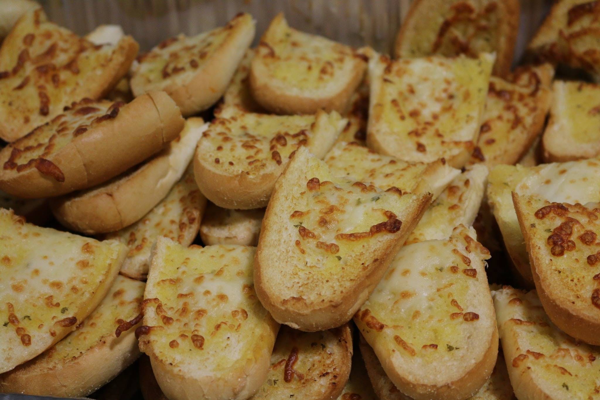 Order Garlic Bread - Appetizer food online from La Pizzeria store, Cleveland on bringmethat.com