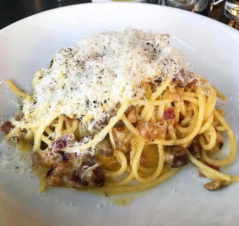Order Pasta - Spaghetti Carbonara food online from Tarry Lodge Pizza store, Westport on bringmethat.com