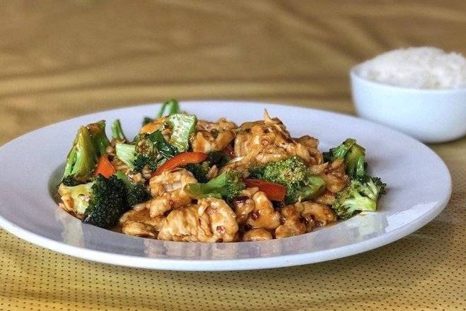 Order Chicken with Garlic Sauce food online from Grace Chinese Food II store, New York on bringmethat.com