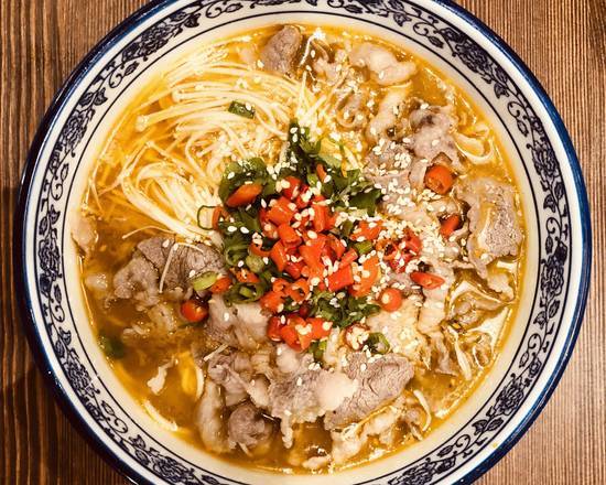 Order A5. Golden Prime Beef Noodle Soup 金汤肥牛面 food online from Northern Cafe store, Hacienda Heights on bringmethat.com