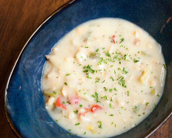 Order Donegal Bay Clam Chowder food online from Shawn O'donnell's store, Seattle on bringmethat.com