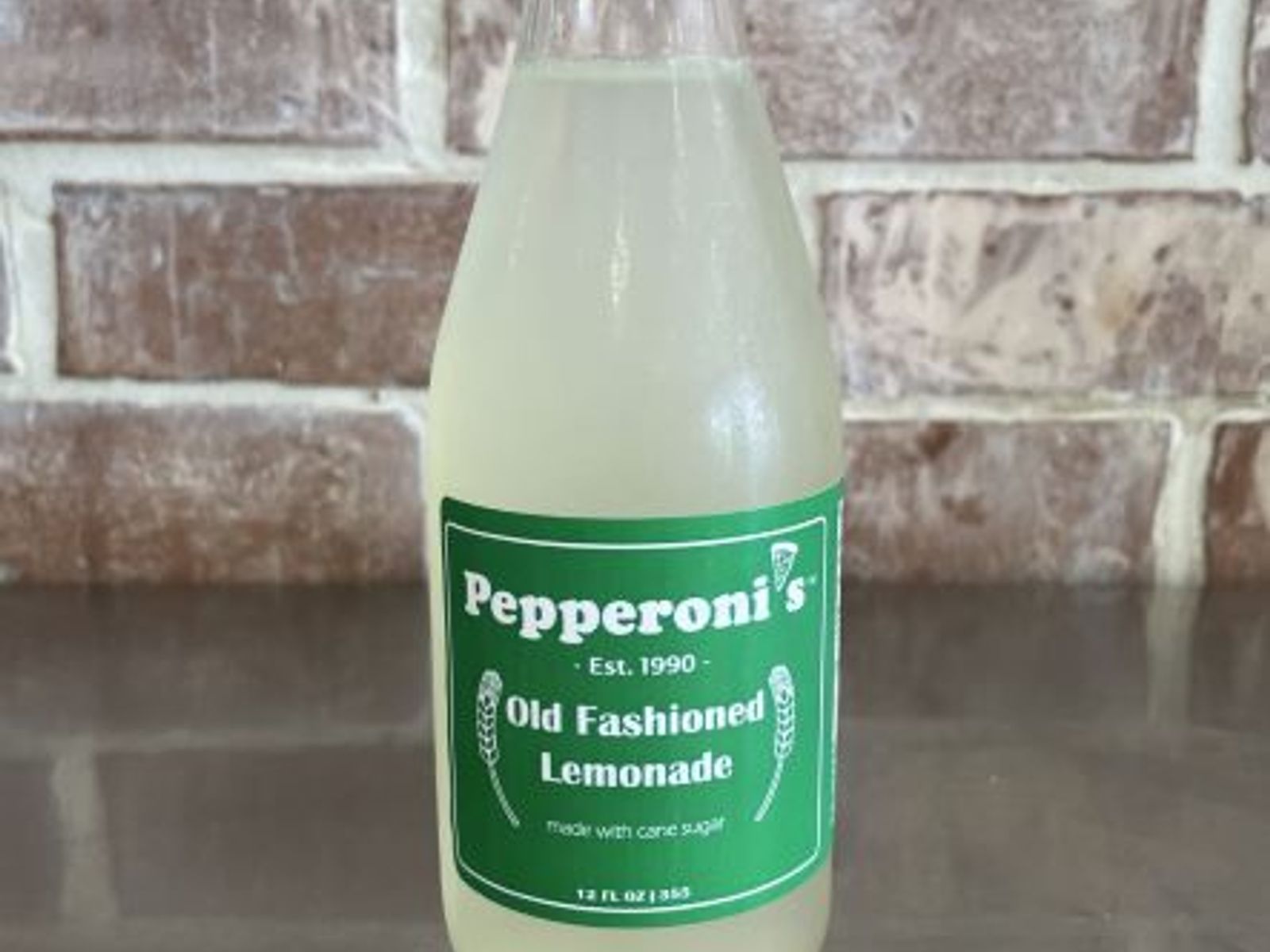 Order Pepperonis Lemonade food online from Pepperoni's Pizza store, Richmond on bringmethat.com
