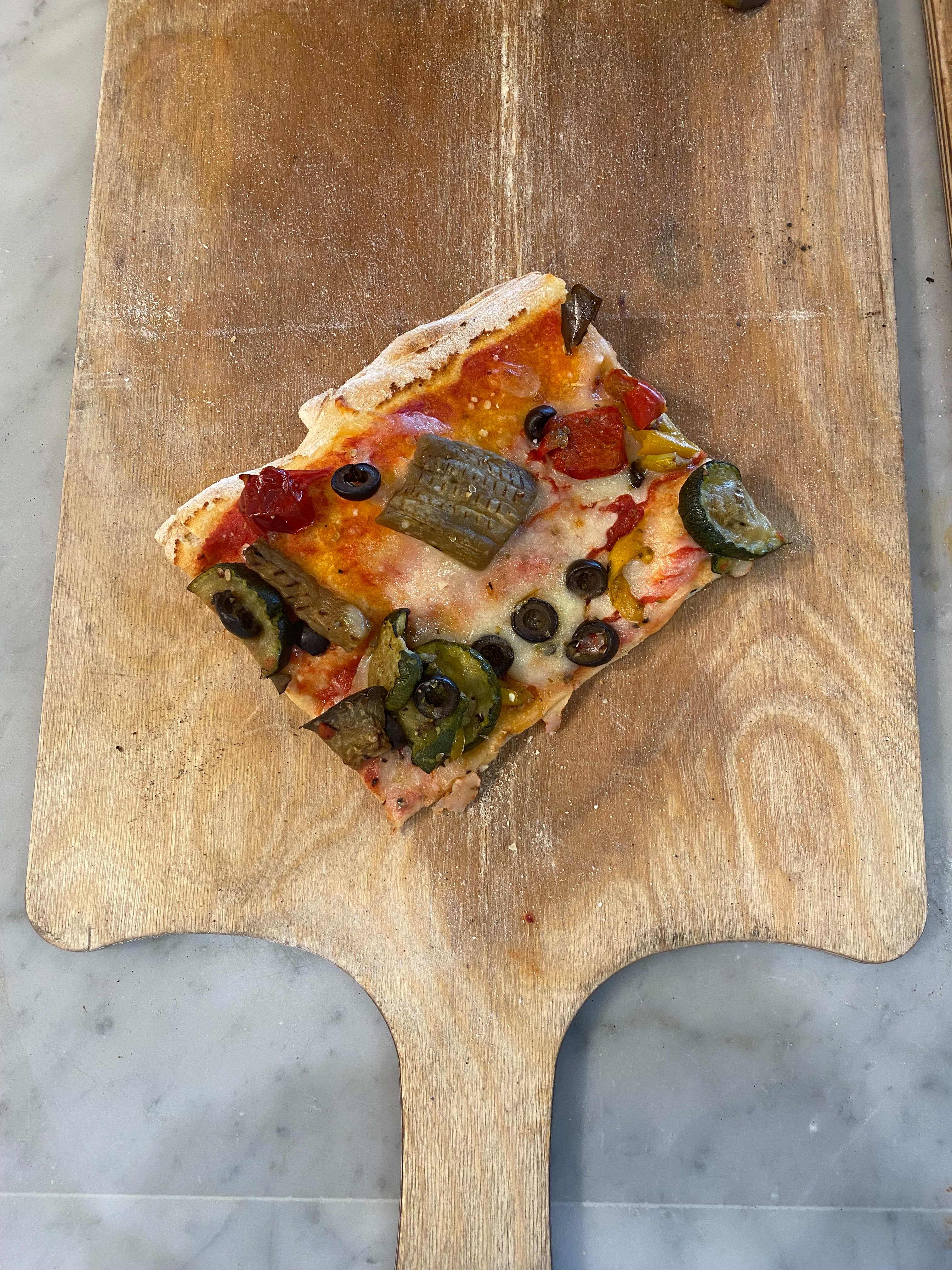 Order Grilled Veggie Pizza food online from Primo Mercato store, Short Hills on bringmethat.com