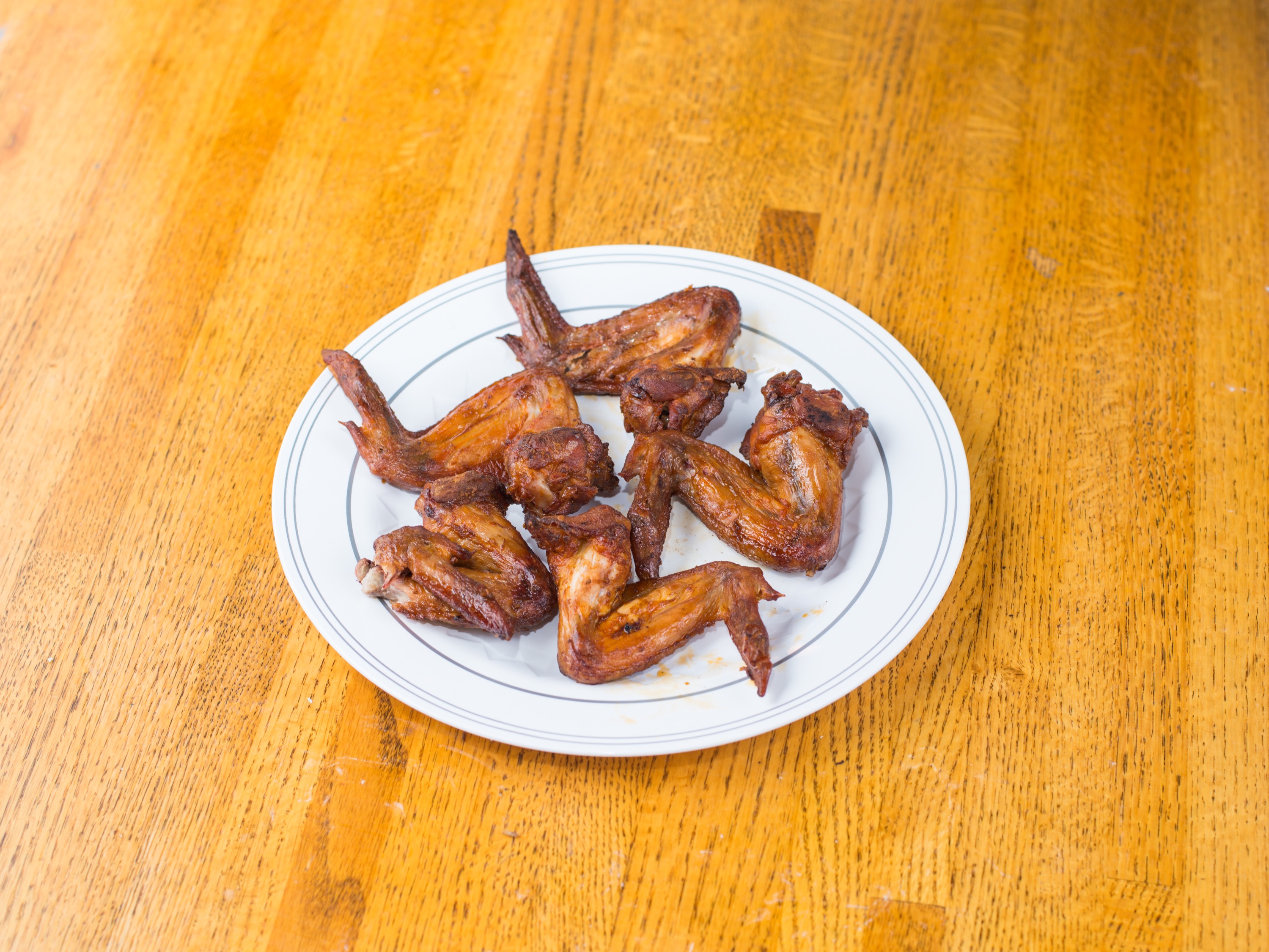 Order Smoked Chicken Wings food online from Russell's Barbecue store, Elmwood Park on bringmethat.com