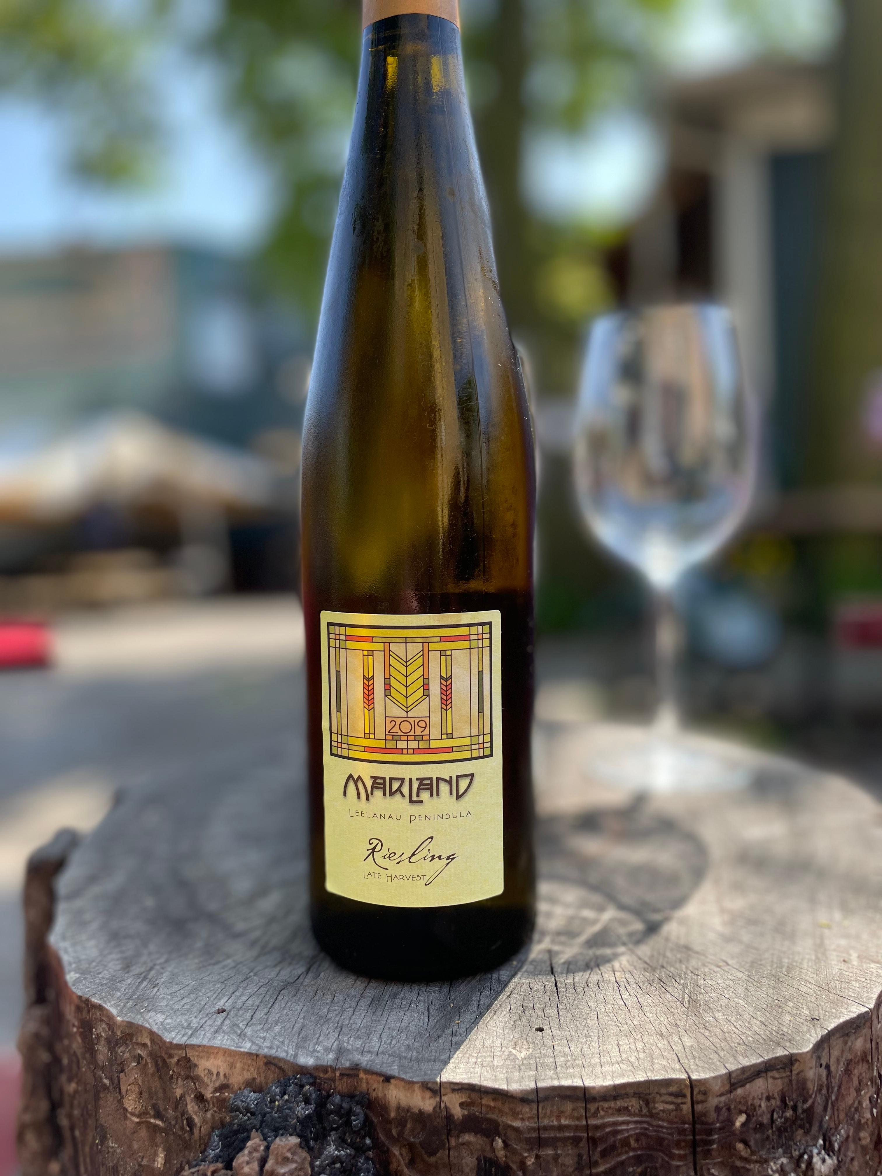 Order Marland Lt Harvest Riesling, to-go food online from Babygold Barbecue store, Berwyn on bringmethat.com
