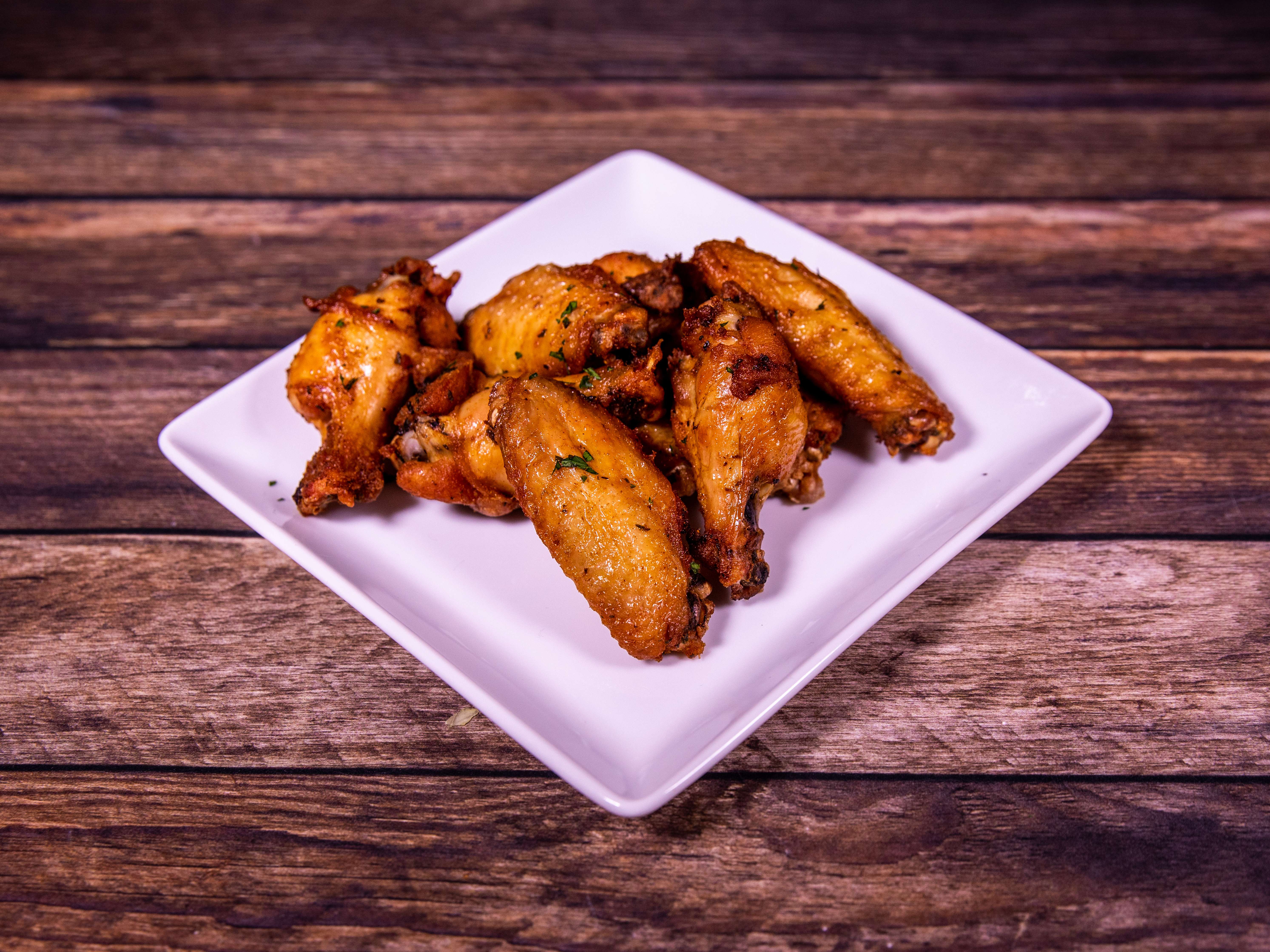 Order Chicken Wings food online from Brother's Pizza store, Grand Prairie on bringmethat.com