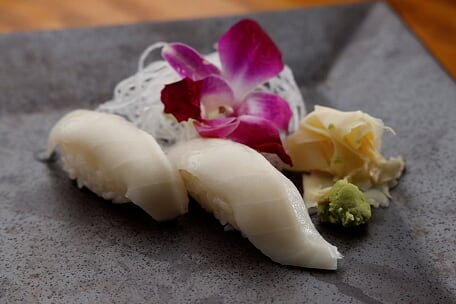 Order White Tuna /Shiro Maguro food online from Sushi para japanese restaurant store, New York on bringmethat.com