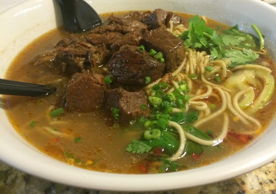 Order Beef Noodle Soup food online from Noodle Q Home Style Fresh Noodles and Sushi store, Fresno on bringmethat.com