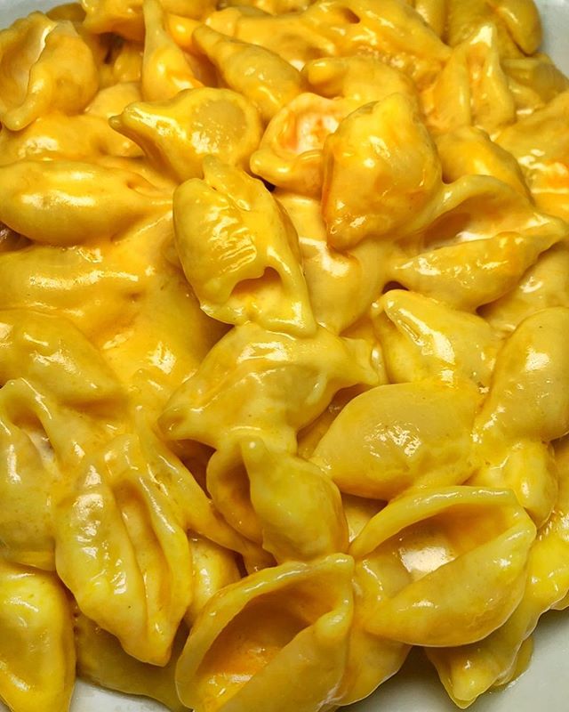 Order Macaroni and Cheese-16oz food online from Pantano Kitchen store, Uniondale on bringmethat.com