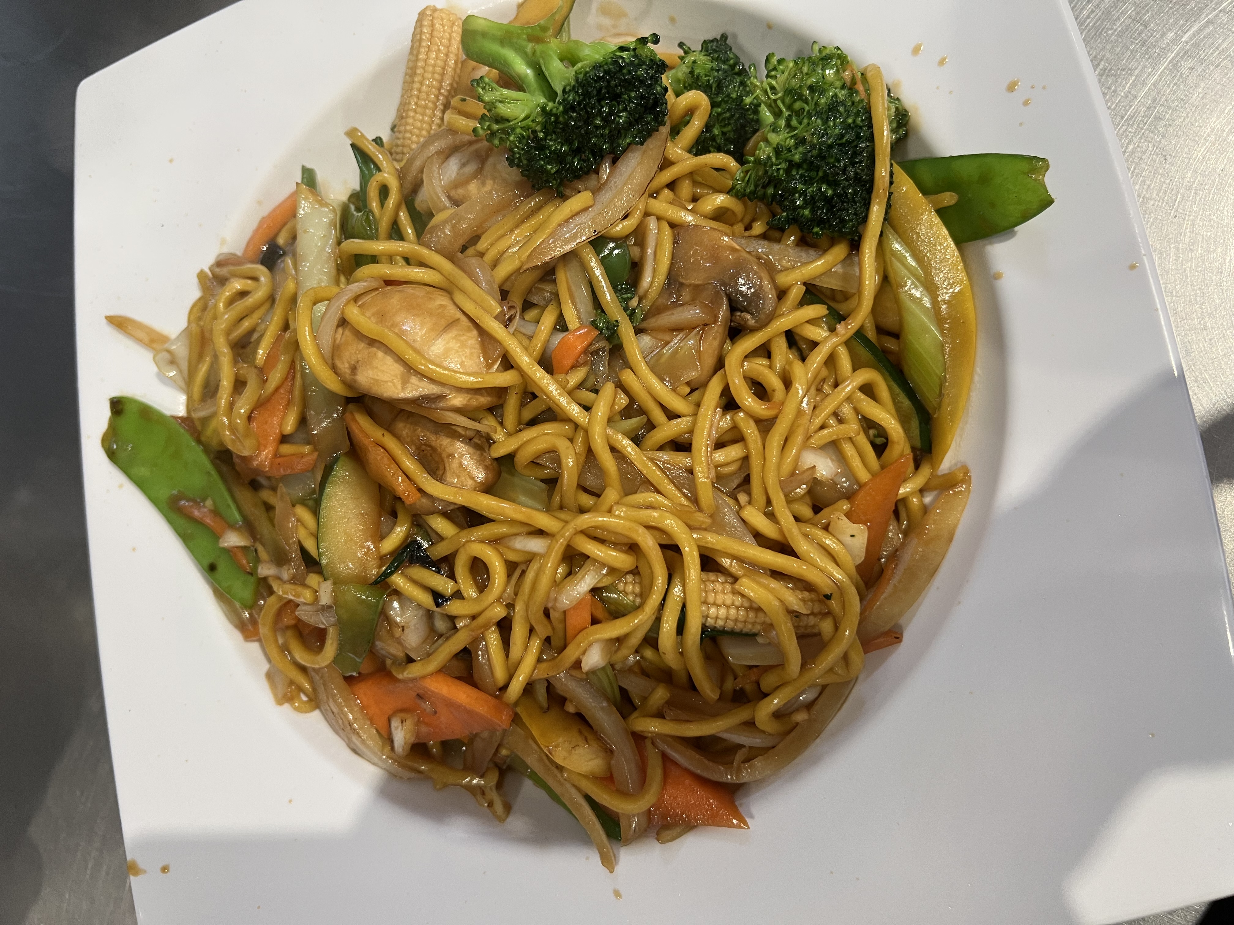 Order M4. House Special Lo Mein food online from Panda King store, Bellaire on bringmethat.com