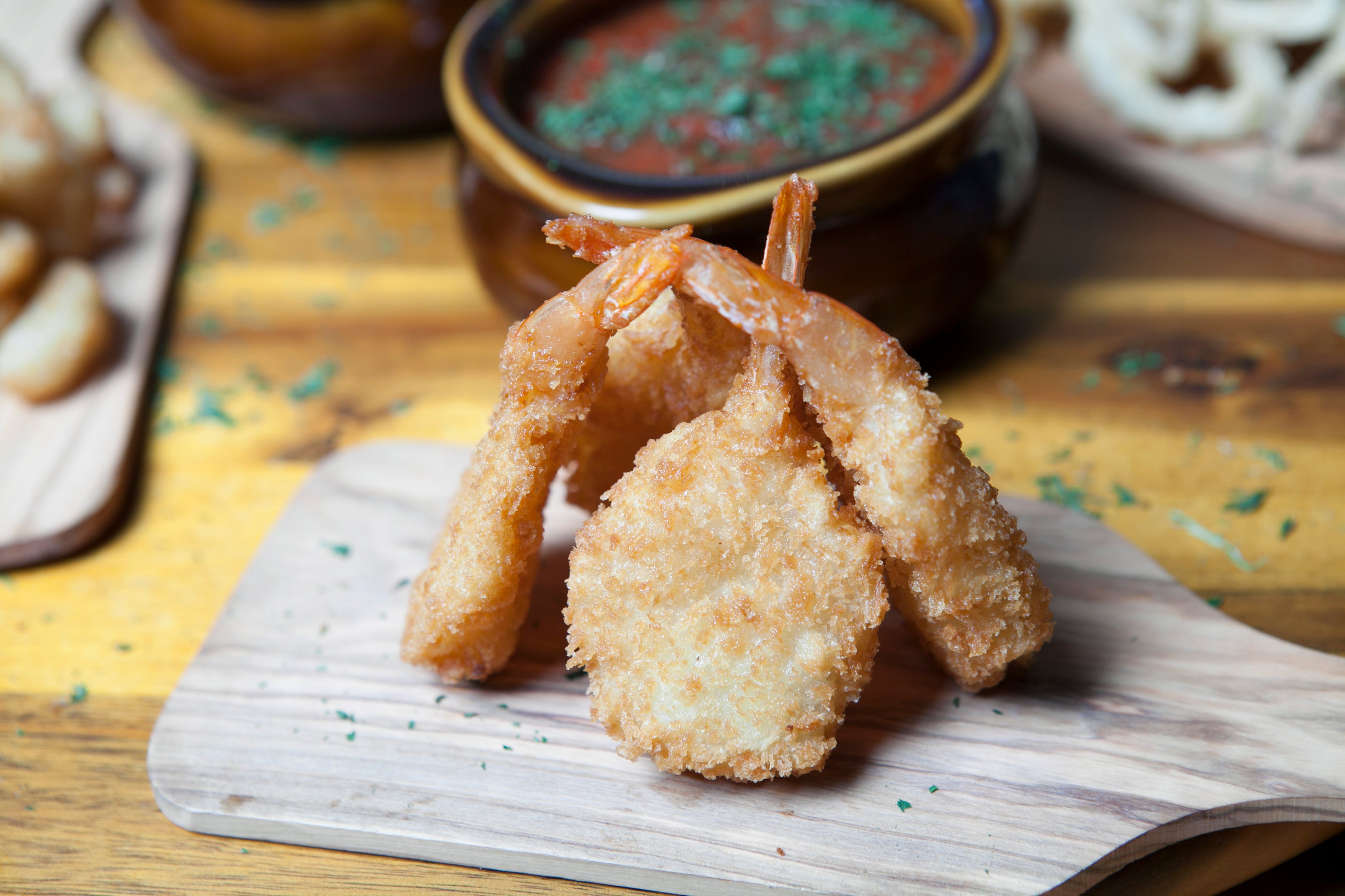 Order Breaded Fried Shrimp - Appetizer food online from Lino's Pizzeria and Italian store, North Las Vegas on bringmethat.com