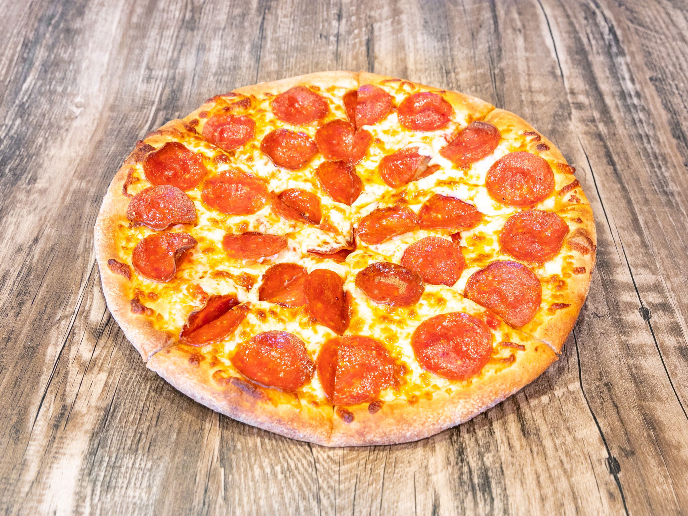 Order Pepperoni Lovers Pizza food online from Cutting Edge Pizza & Wings store, Atlanta on bringmethat.com