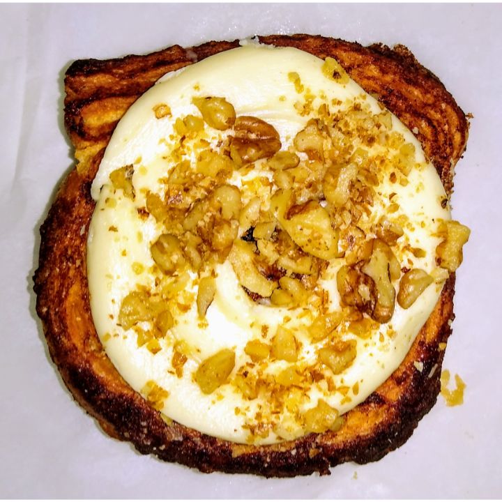Order Cinnamon Roll food online from Bagelicious Café store, Ventura on bringmethat.com