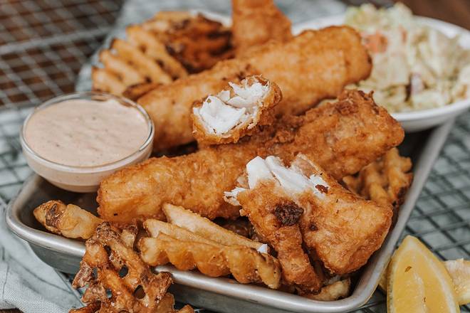 Order RB BREW-BATTERED FISH + CHIPS food online from Rock Bottom Brewery store, Milwaukee on bringmethat.com