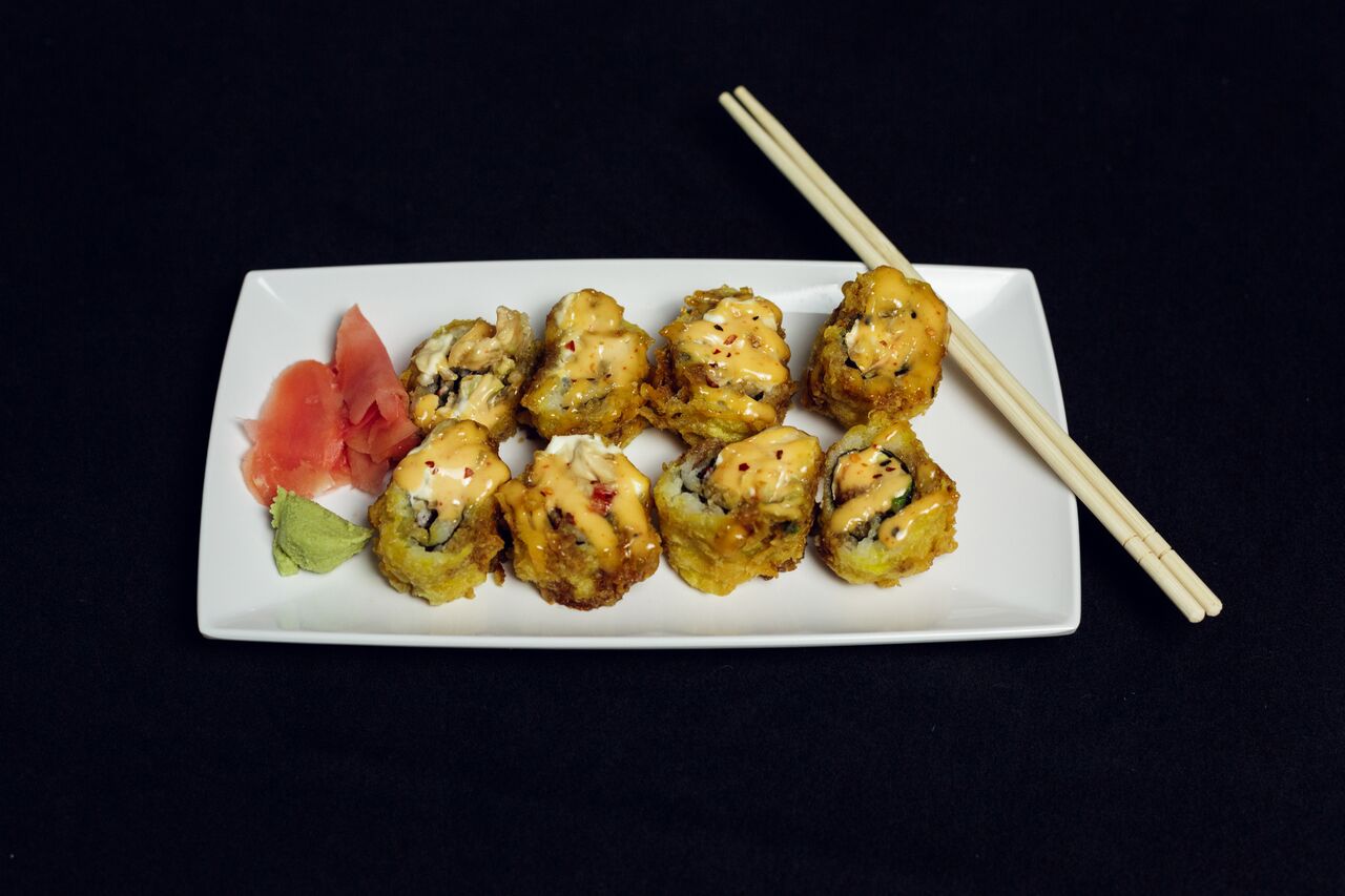 Order Thai Papaya Tempura Roll (Fried) food online from Thai Papaya store, Nashville on bringmethat.com