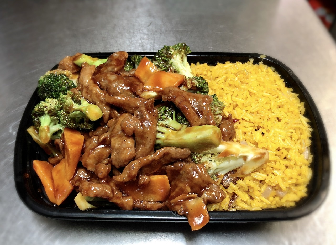 Order C7. Beef with Broccoli  food online from Chong Garden store, Louisville, KY on bringmethat.com