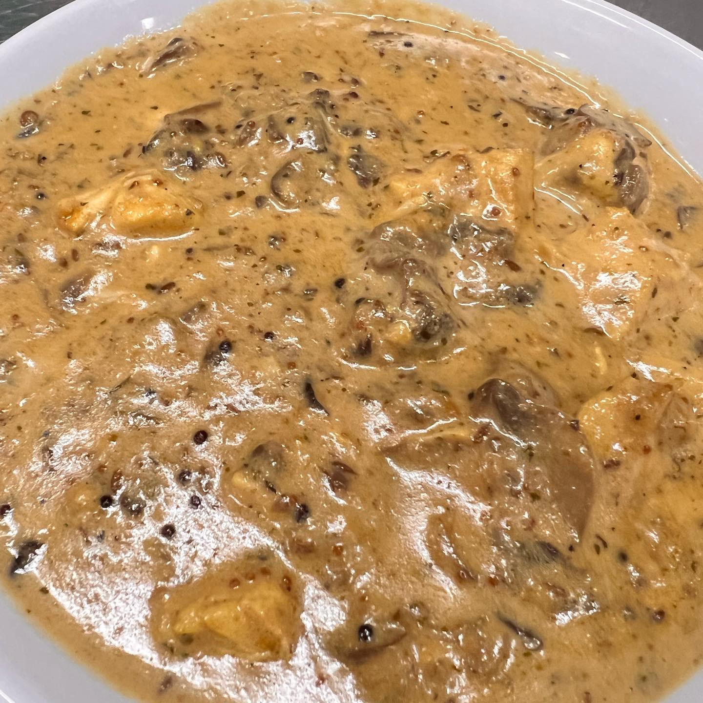 Order Chicken Fig Mushroom Curry food online from Noon & Mirch store, Webster on bringmethat.com