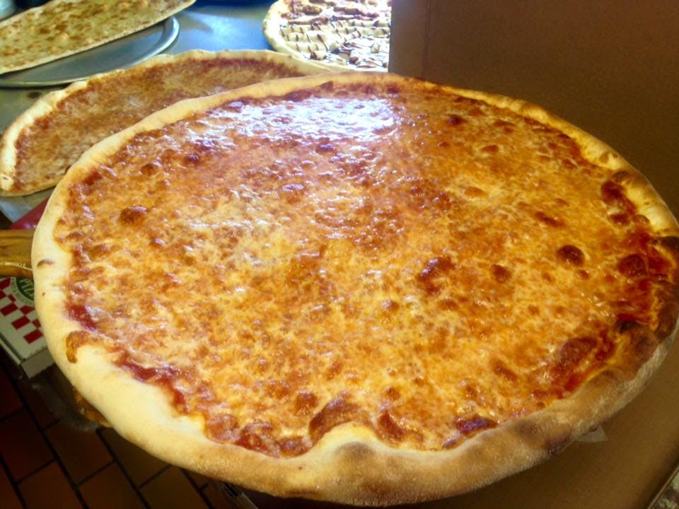 Order Plain Cheese Pizza Slice - Slice food online from Nino's Pizzarama store, Willow Grove on bringmethat.com