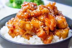 Order C8. General Tso's Chicken Combination food online from Sakura Kitchen store, Bristol on bringmethat.com