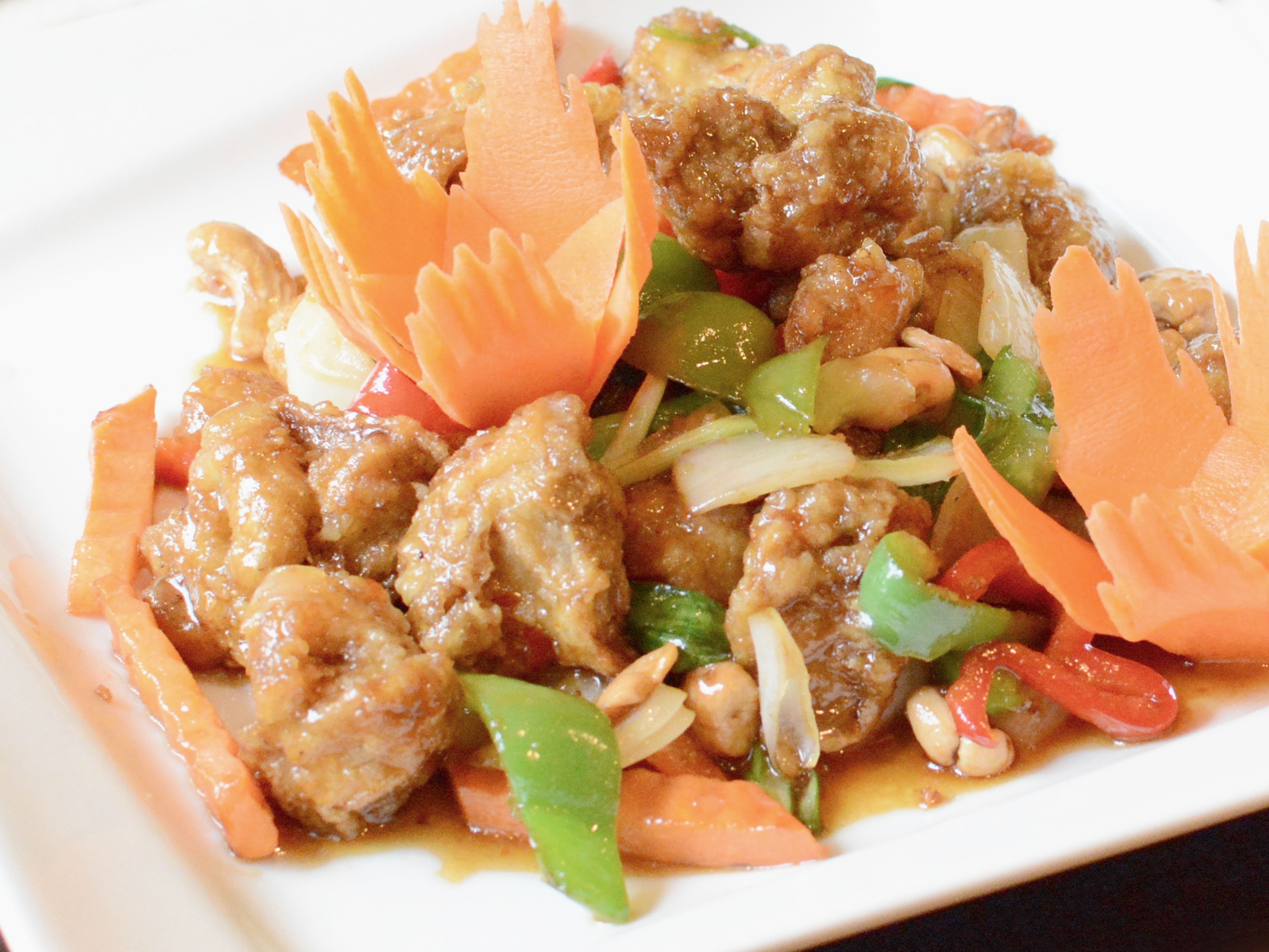 Order Honey Cashew Chicken food online from Buuz Thai Eatery store, Arlington on bringmethat.com