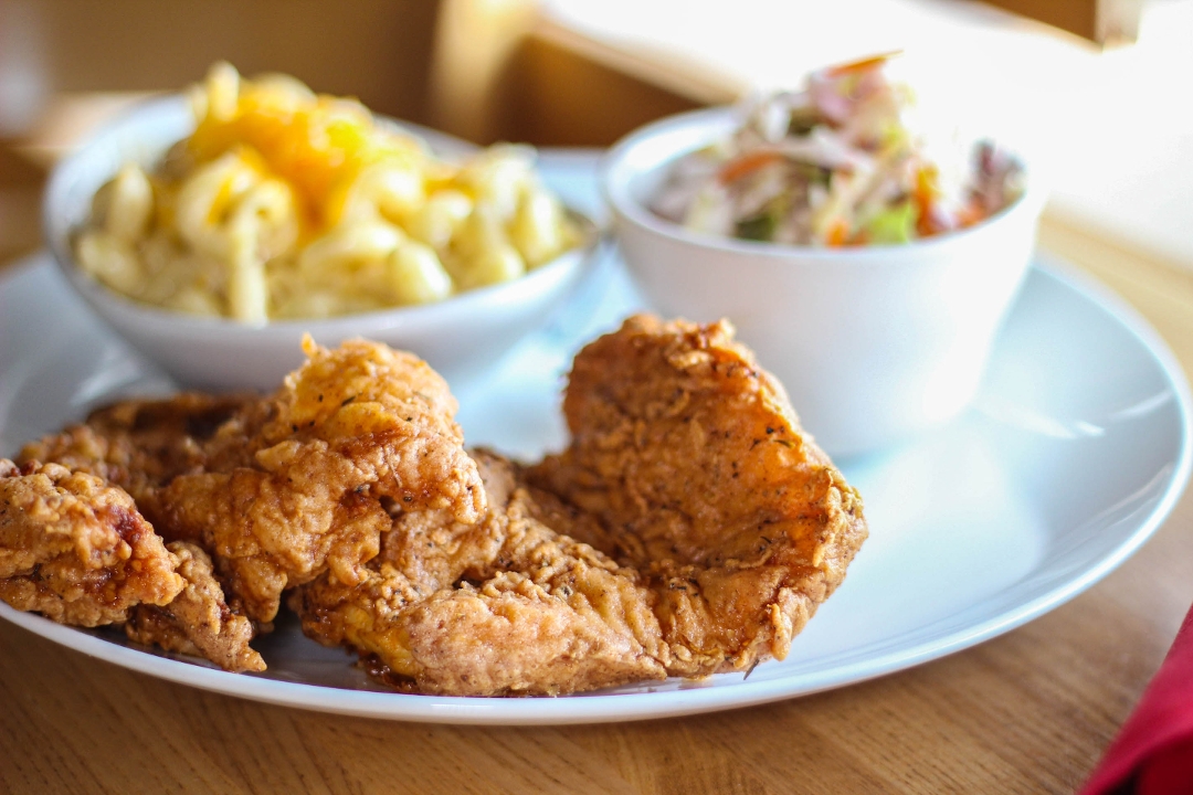 Order 48-Hour Nashville Chicken food online from Smokin Fins  store, Fort Collins on bringmethat.com