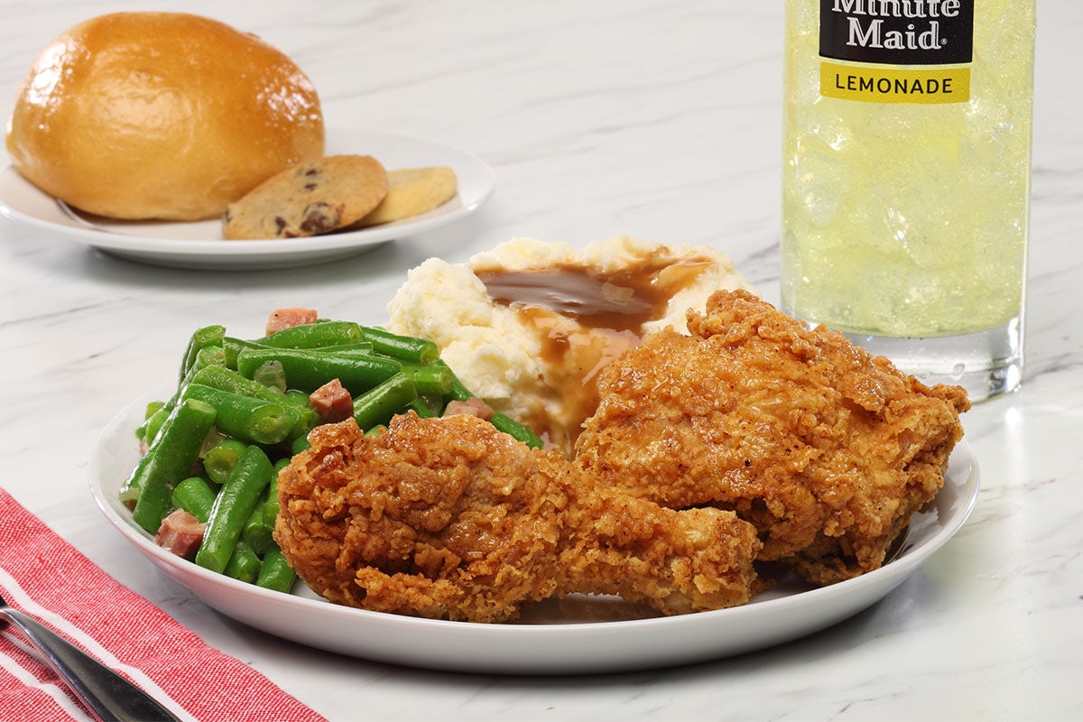 Order Fried Chicken  food online from Golden Corral Restaurants store, Houston on bringmethat.com