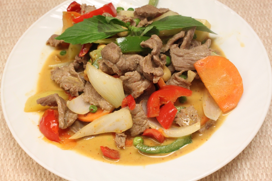 Order Massaman Curry food online from Giggling Rice Thai To Go store, Brookline on bringmethat.com