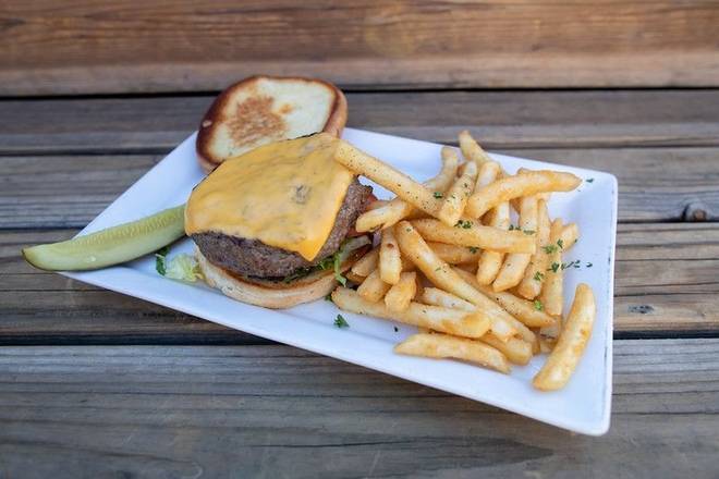Order Classic Cheeseburger food online from Varsity Tavern store, Tempe on bringmethat.com