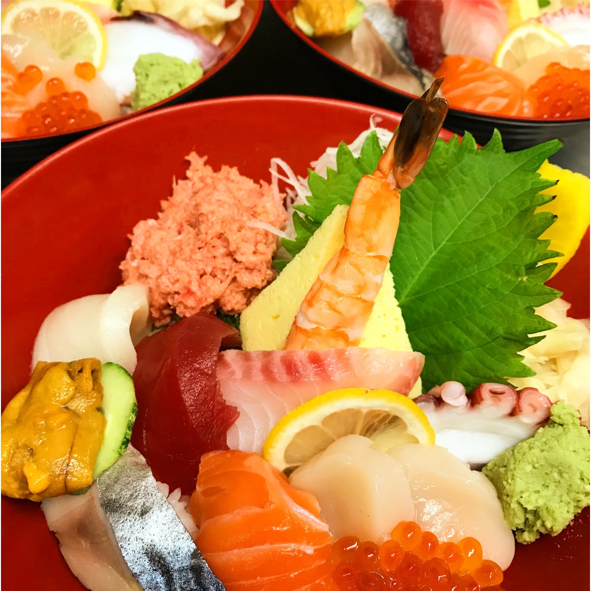 Order Super Chirashi Bowl food online from Noshi Sushi store, Los Angeles on bringmethat.com