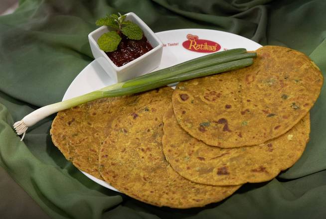 Order Green Onion Paratha (4 pcs) food online from New Rotikaa Foods store, Iselin on bringmethat.com