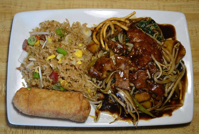 Order 3. Beef Chow Mein food online from Golden Crown Chinese-American Restaurant store, Amherst on bringmethat.com