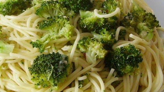 Order Homemade Spaghetti with Broccoli - Dinner food online from Mario's Pizza & Ristorante store, Lynchburg on bringmethat.com
