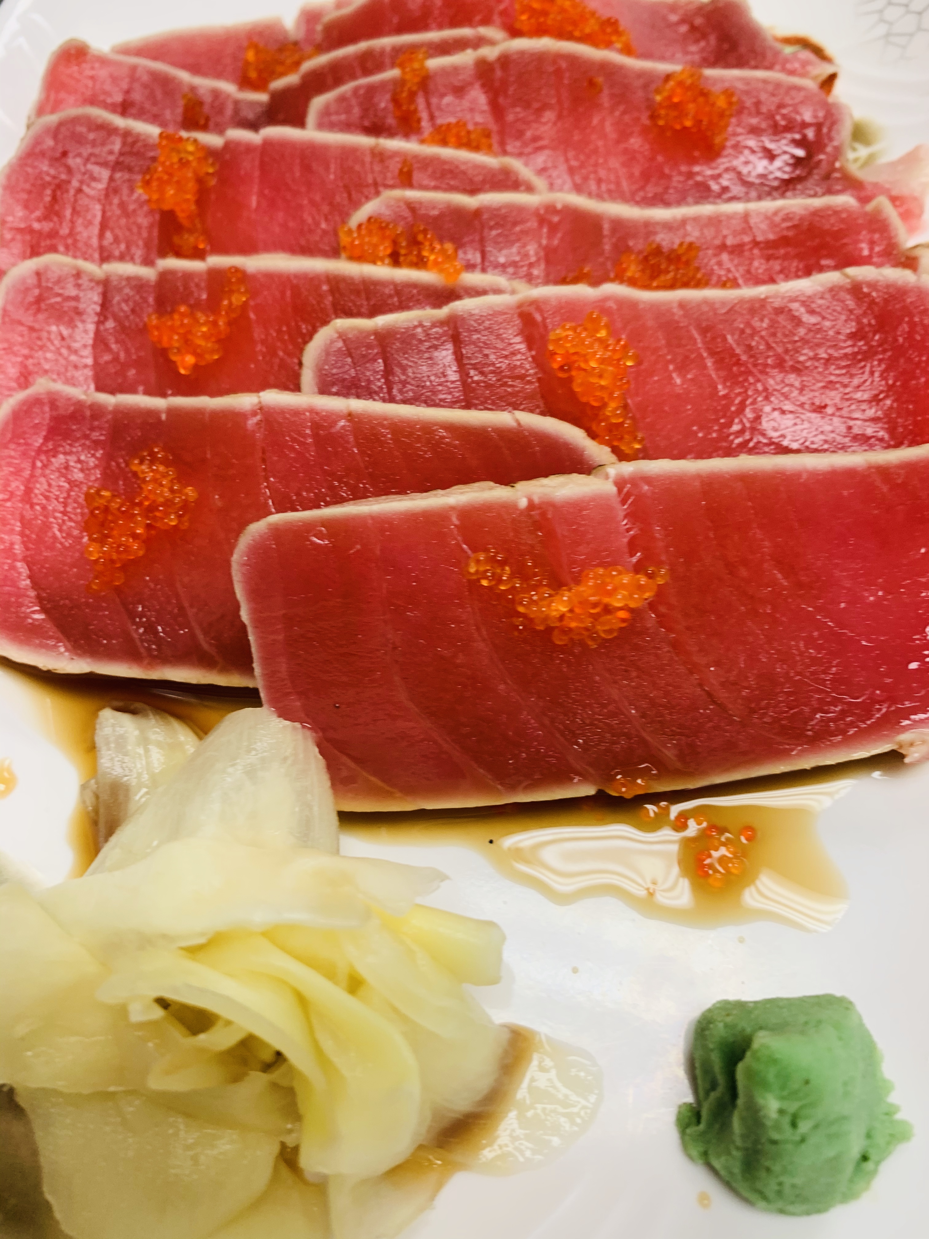 Order 70. Tuna Tataki food online from Sirinan Thai&Japanese Restaurant store, Wallingford on bringmethat.com