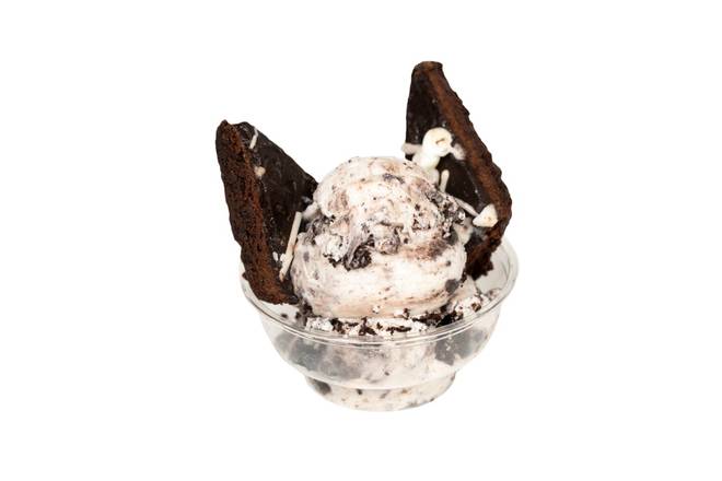 Order BROWNIE SUNDAE food online from Your Pie Pizza store, Fayetteville on bringmethat.com