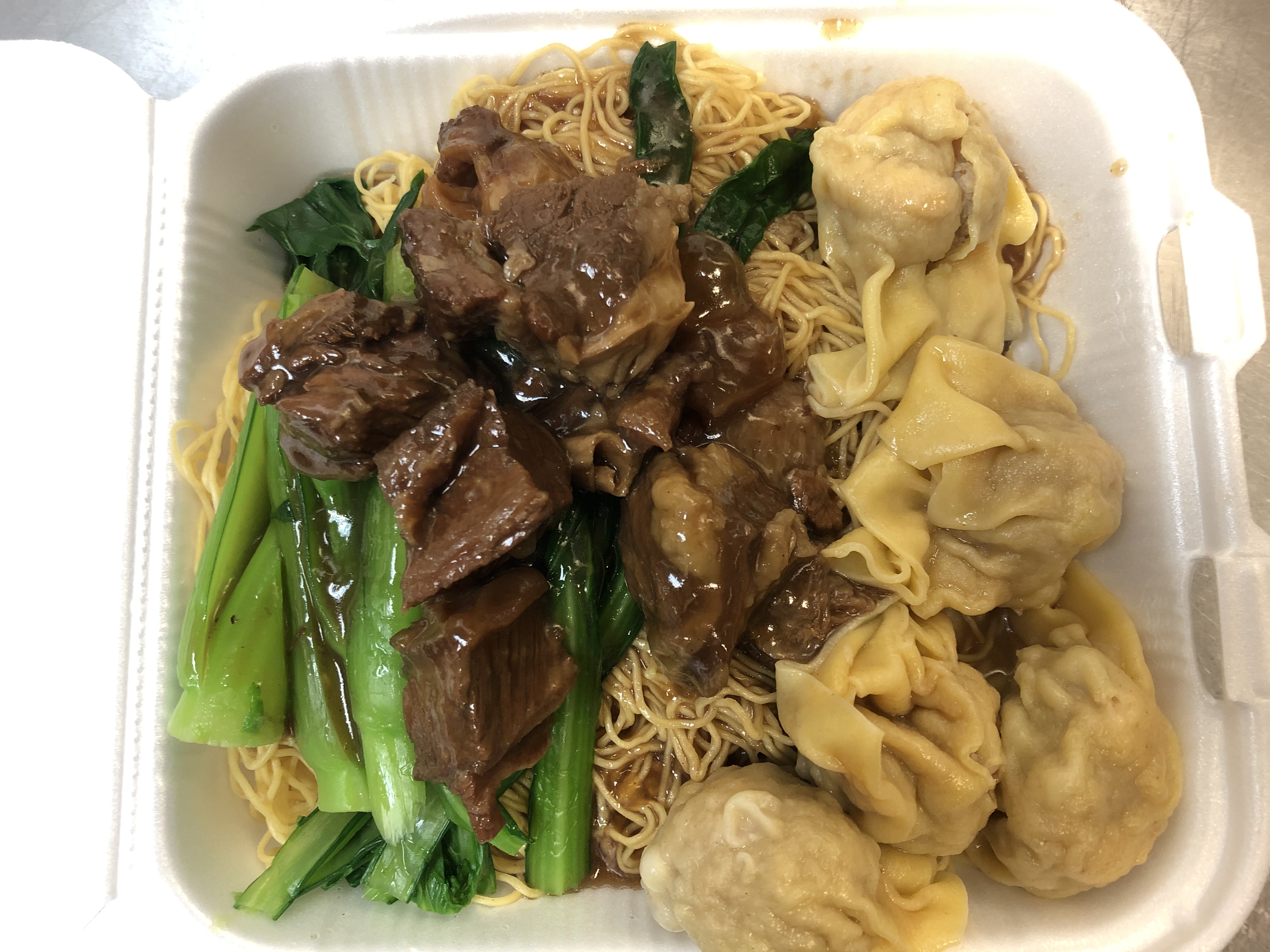 Order 40. Combination Lo Mein双拼捞面 food online from E&J Yummy Kitchen store, Monterey Park on bringmethat.com